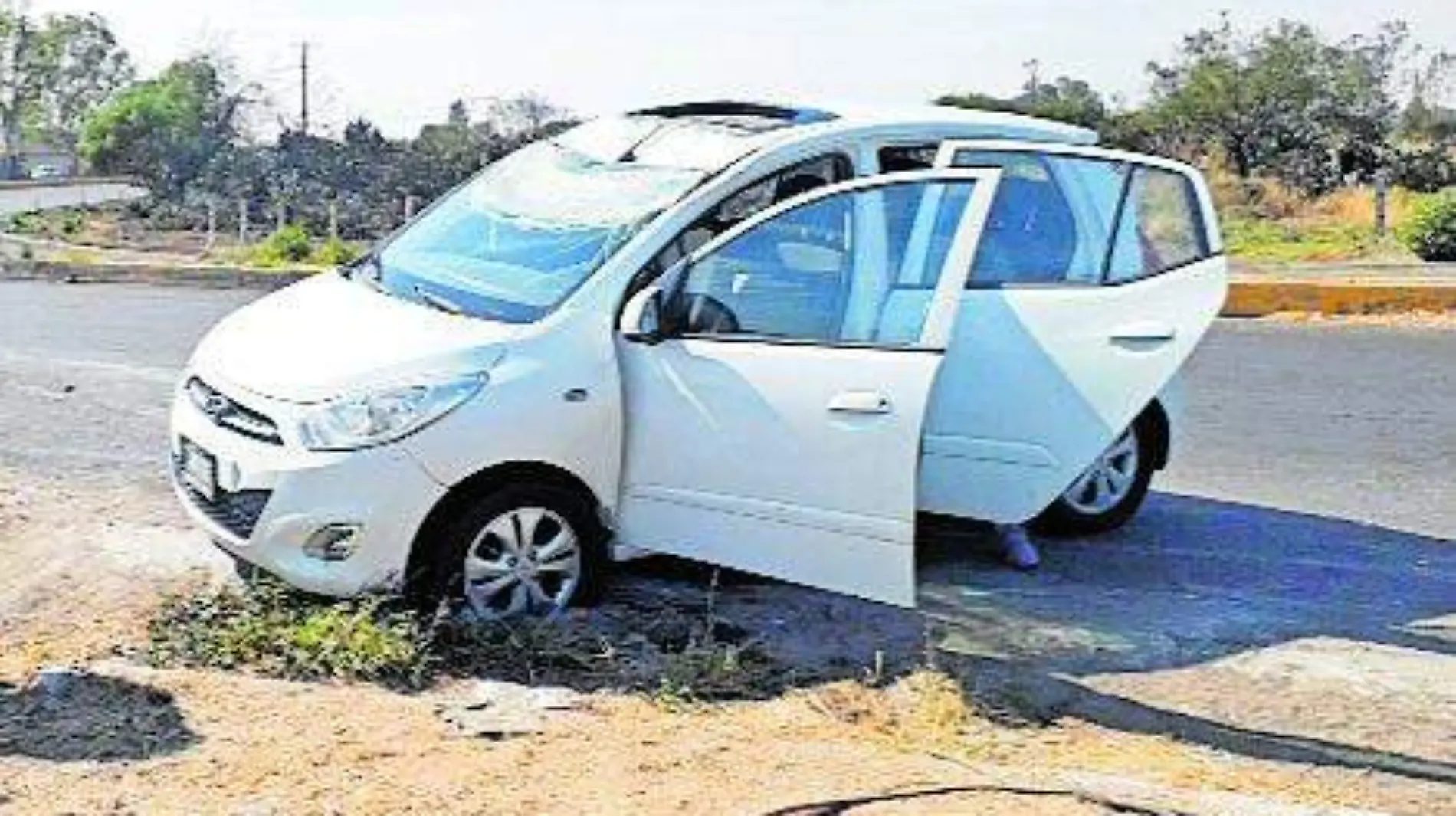 SJR POLI EL AUTO FUE REMOLCADO CON_CMYK